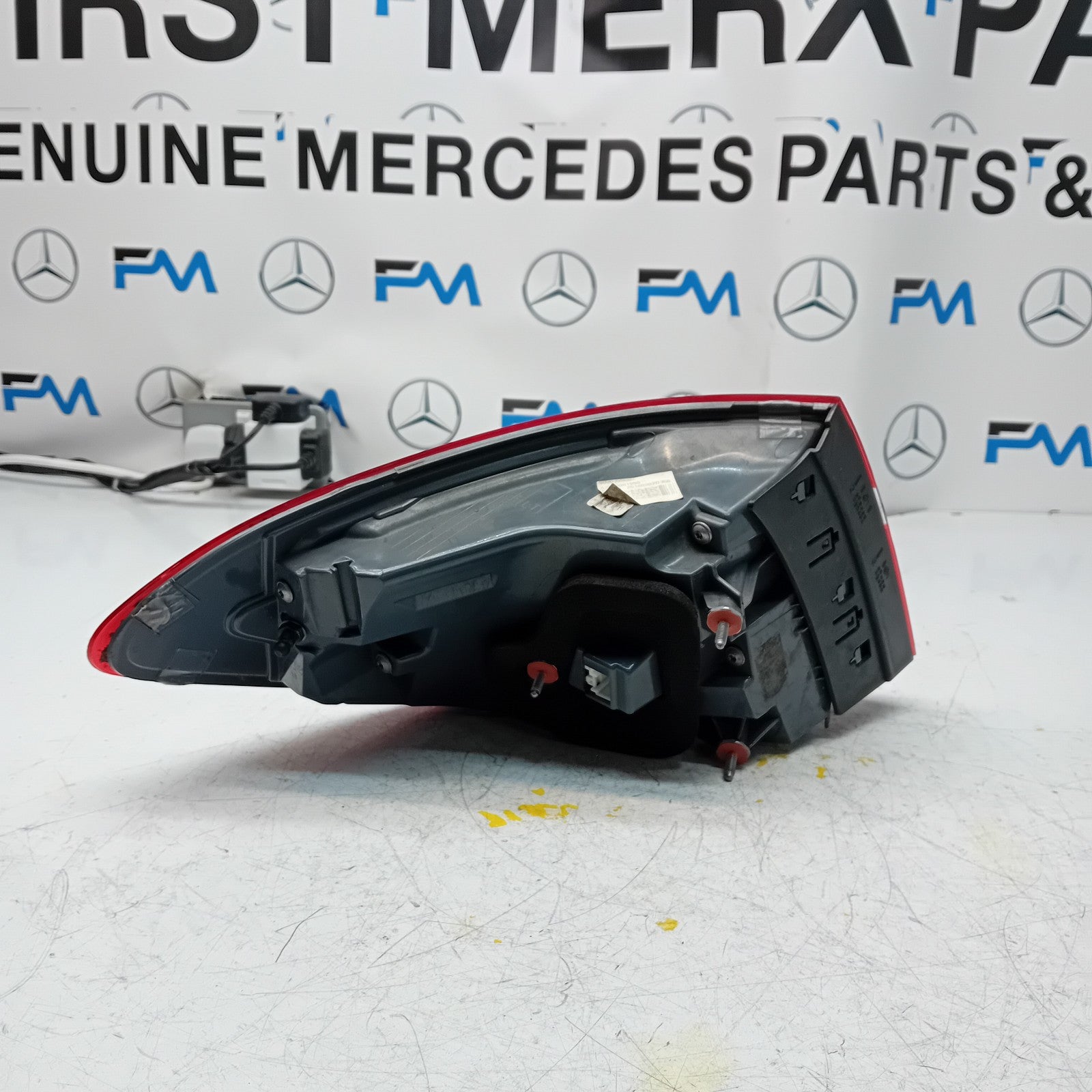 MERCEDES GLC W253 DRIVER SIDE OS REAR TAIL LIGHT A2539061000 2016 FMT162