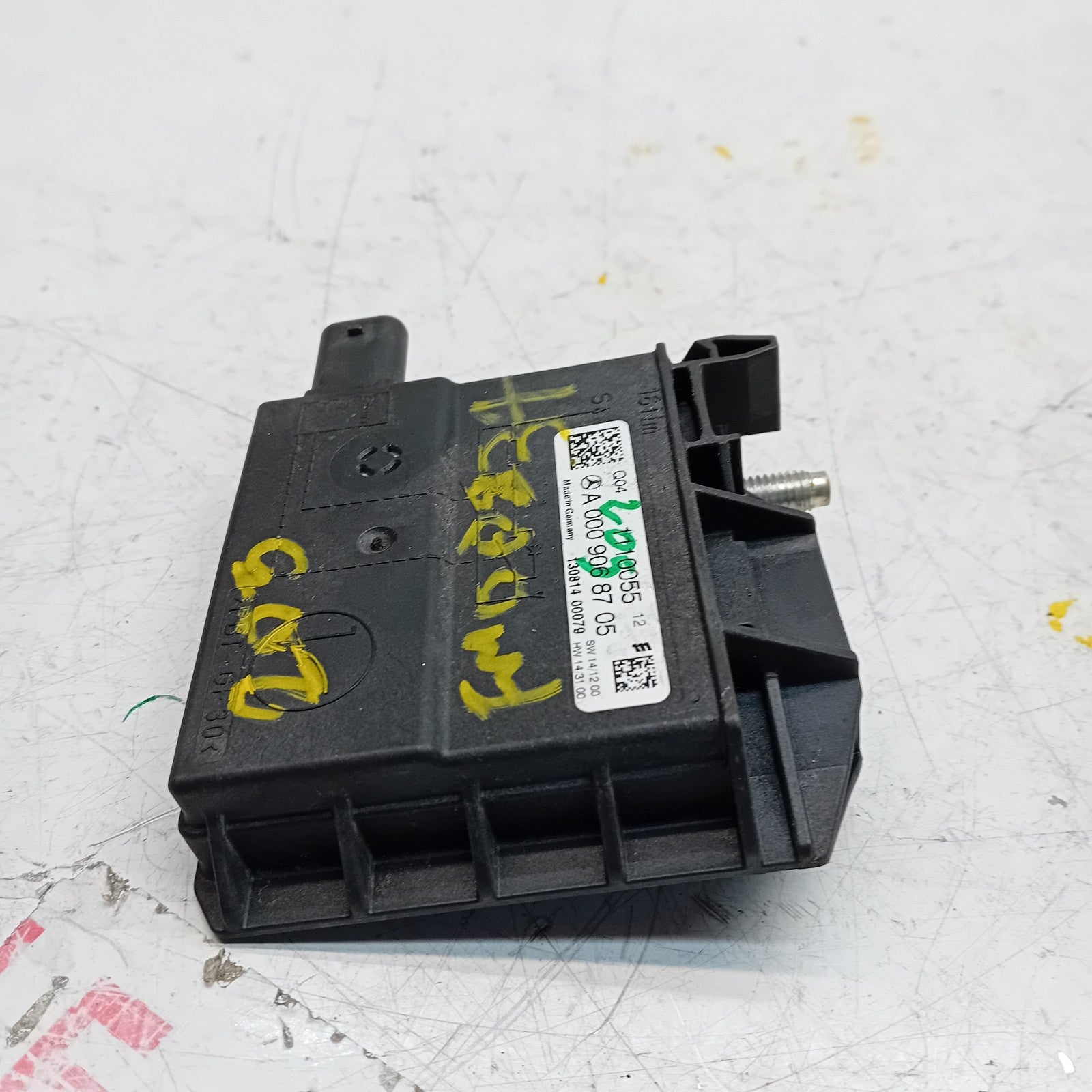 MERCEDES  C E CLASS W205 W213 NEGATIVE BATTERY CLAM TERMINAL A0009068705 FM00837