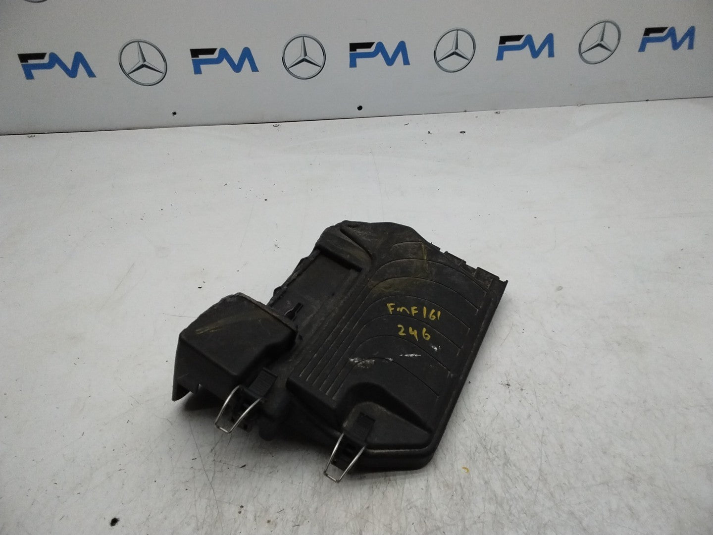 MERCEDES BENZ  B-CLASS  W246 FUSE RELAY  BOX LID A2465400182  FMF161 (DAMAGED) 
