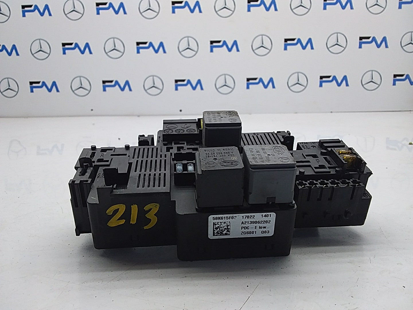 MERCEDES BENZ E-CLASS W213 FUSE BOX RELAY  A2139062202 FMF55