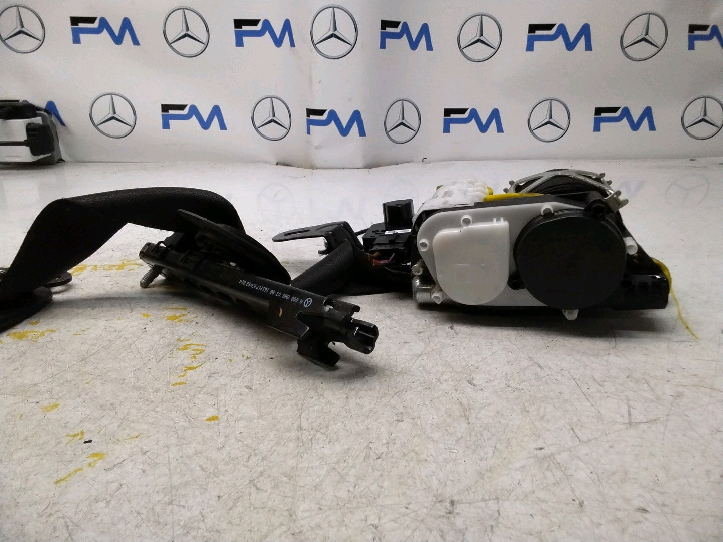 MERCEDES E-CLASS W213 E220 FRONT RIGHT DRIVER SEATBELT A2138600701 FMS413 OSR