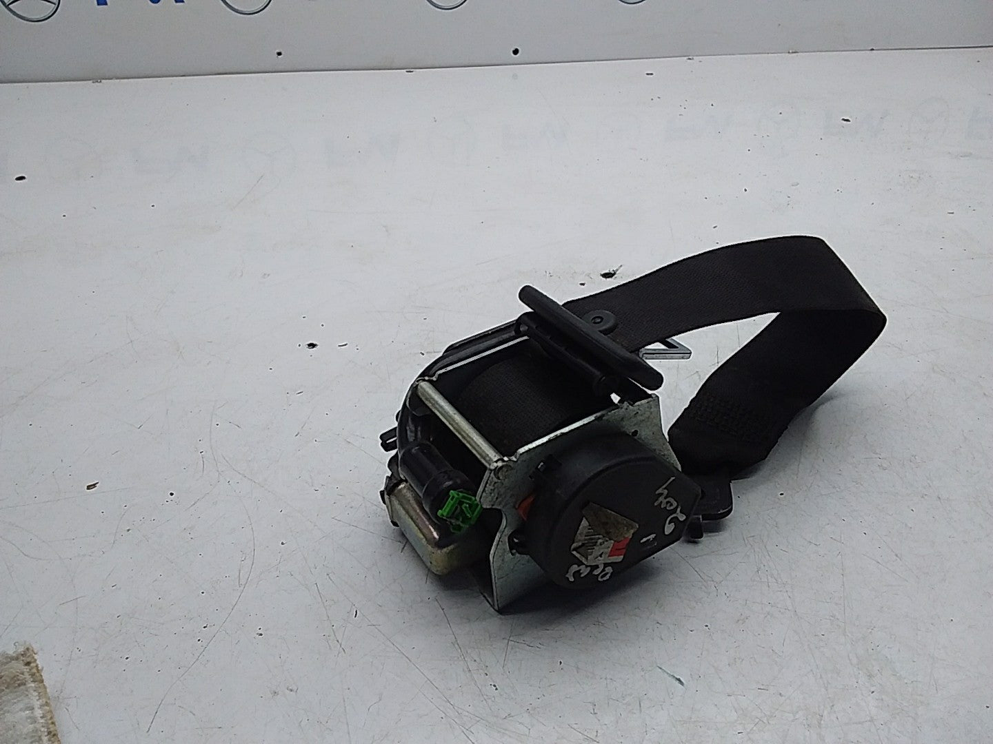 MERCEDES E-CLASS W207 SEAT BELT REAR  LEFT PASSENGER SIDE A2078502385 FMS210 NSR