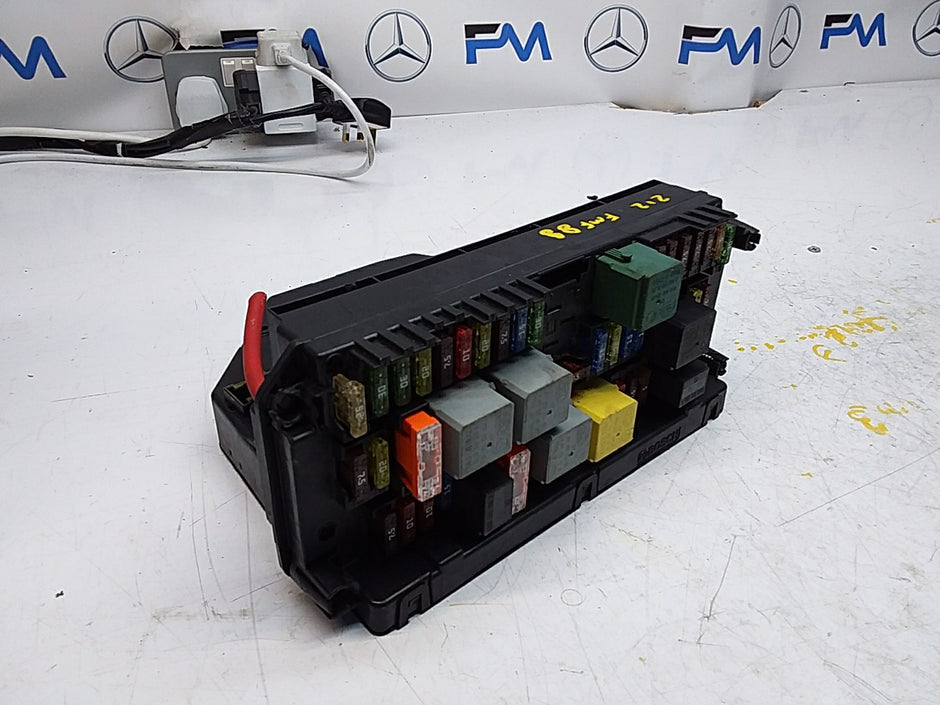 Mercedes E-CLASS W212 Fuse  Box RELAY A2129005812 FMF88 