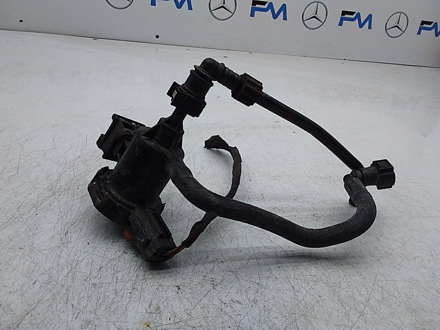MERCEDES BENZ E-CLASS PURGE VALVE W207 E200 COUPE PURGE VALVE  A0014760532 FMR14