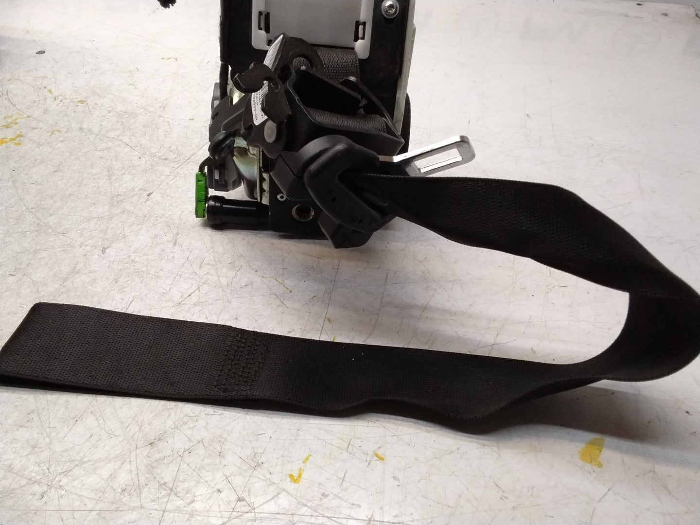 MERCEDES W207 E CLASS FRONT LEFT PASSENGER SIDE SEAT BELT A2078605985 FMS441 NSF