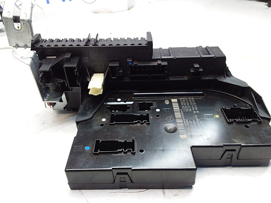 MERCEDES C-CLASS W204  FUSE  BOX RELAY A2049060105 FMF103