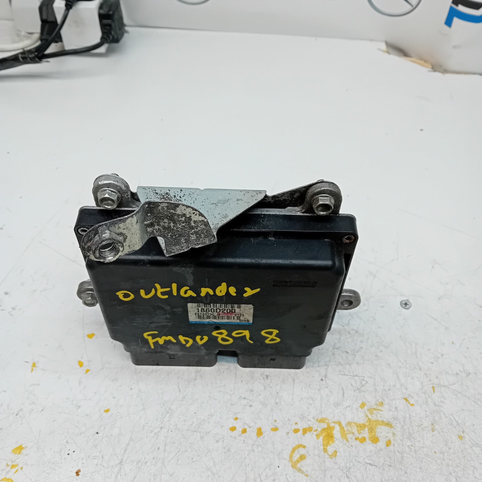 MITSUBISHI OUTLANDER MK3 ENGINE  ECU CONTROL MODULE 1860D200 FM00898