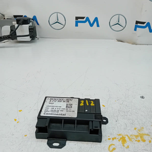 Mercedes  E-CLASS W212 Fuel Pump Module Control Unit A2129003408 FM00864