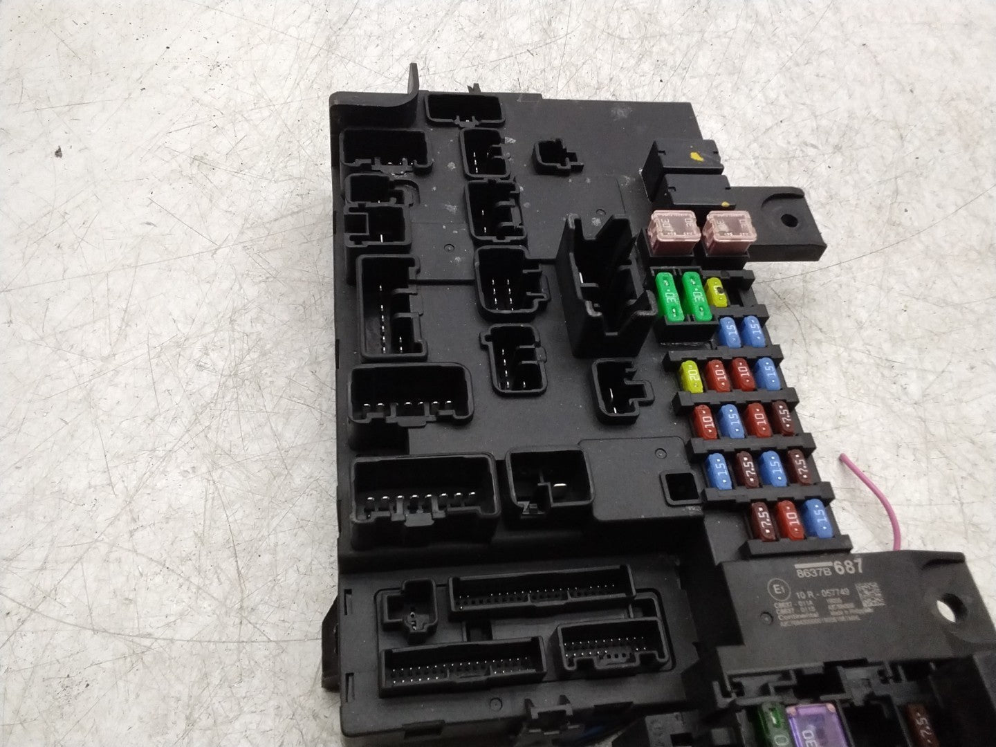 MITSUBISHI OUTLANDER FUSE RELAY  BOX  8637B687  FMF162