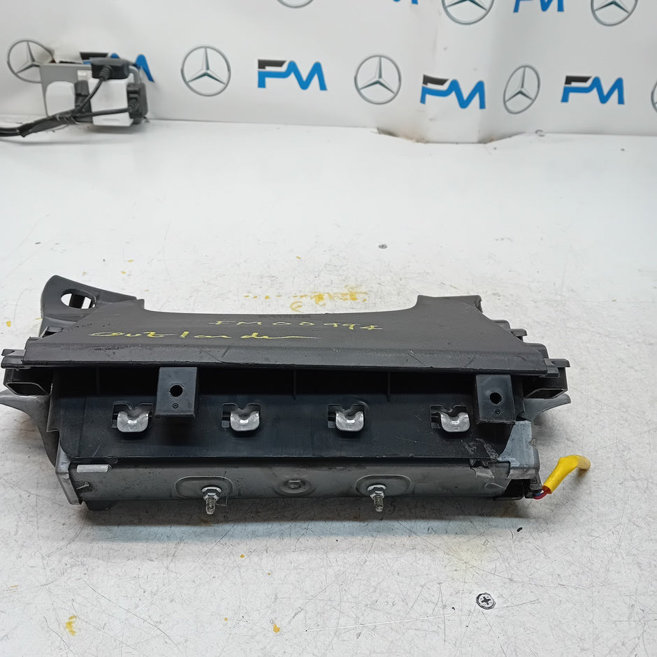 MITSUBISHI OUTLANDER MK3 KNEE AIR SRS BAG RIGHT DRIVER SIDE 7030A-31753 FM00994