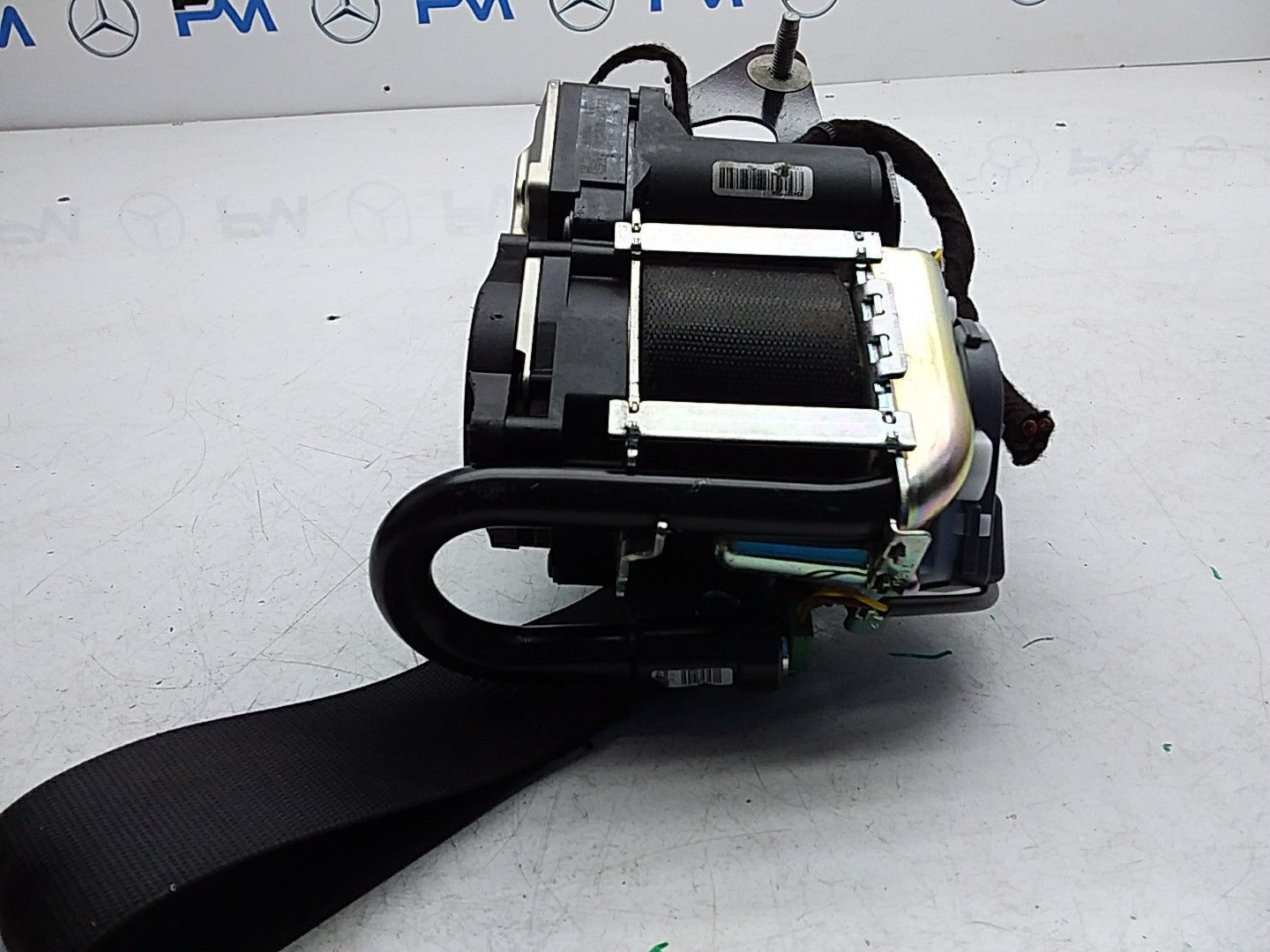 MERCEDES E-CLASS W238 SEAT BELT FRONT RIGHT DRIVER SIDE A2388602900 FMS246 OSF