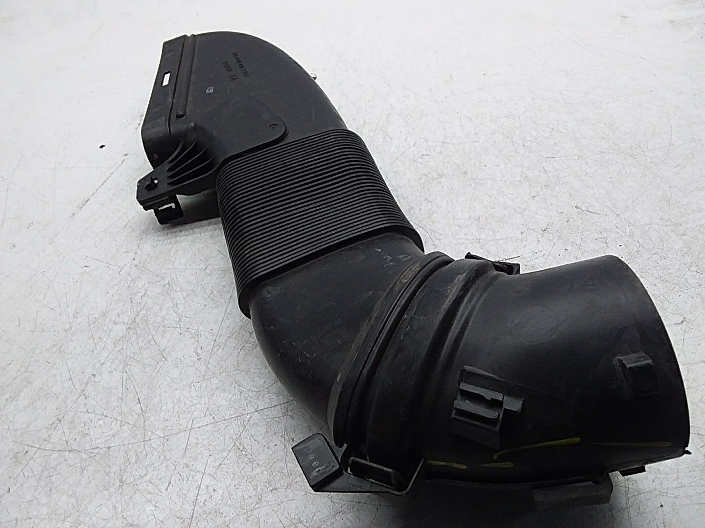 MERCEDES BENZ C-CLASS W205 AIR INTAKE TUBE A6510903242 FMI50 (DAMAGED)