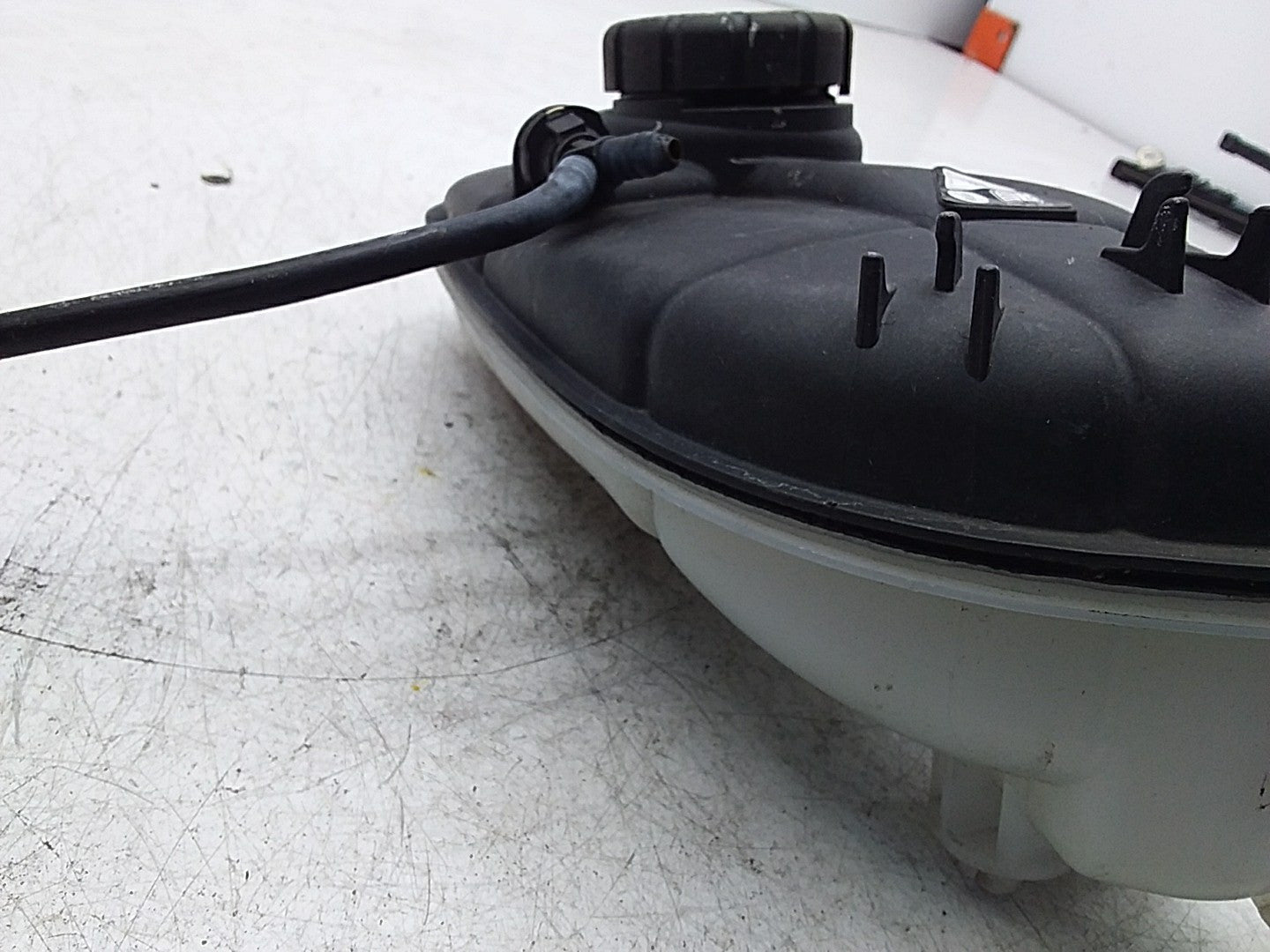 MERCEDES BENZ B-CLASS W246 COOLANT EXPANSION TANK  A2465000049 FMC126