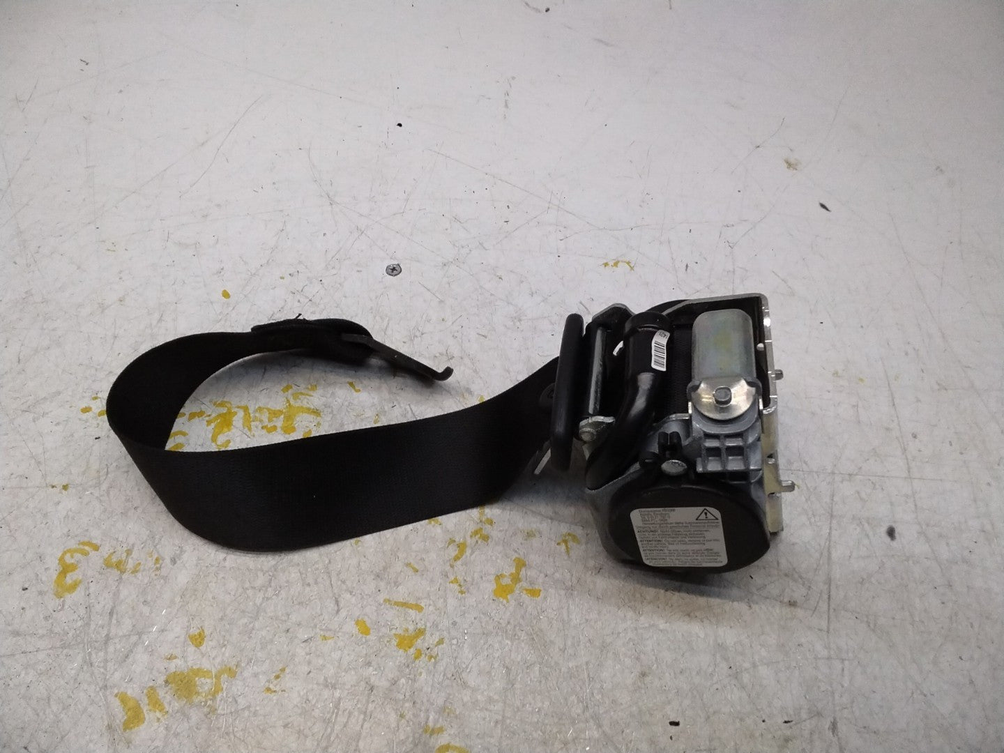 MERCEDES E CLASS SEAT BELT REAR RIGHT AND LEFT A2078602385 C207 FMS425 NSR OSR