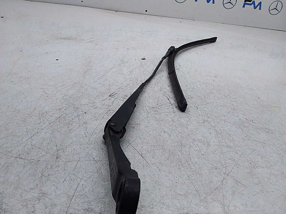 MERCEDES BENZ E-CLASS  W213 FRONT  ARM WIPER WINDSCREEN  W000062234 FM00886