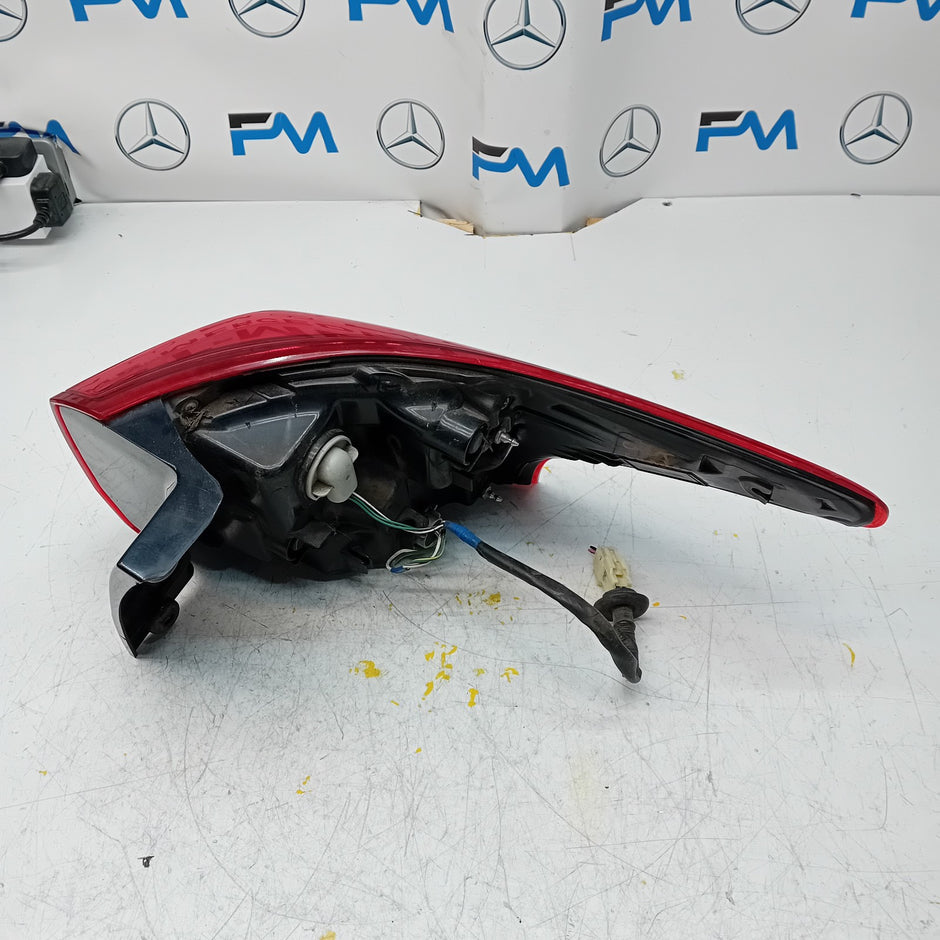 MITSUBISHI OUTLANDER MK3 2015-19 PASSENGER SIDE NS OUTER REAR TAIL LIGHT FMT143