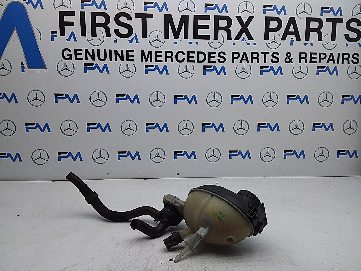 MERCEDES BENZ C-CLASS W204 COOLANT EXPANSION TANK  A2045000549 FMC127