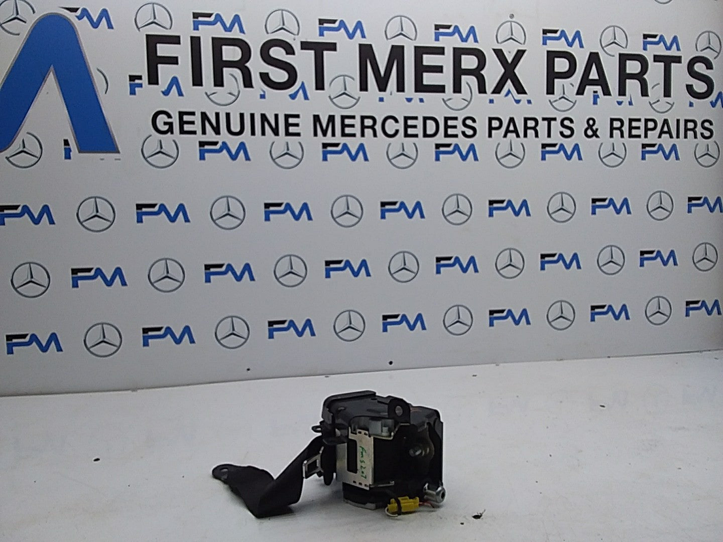 MERCEDES C-CLASS W204 SEAT BELT REAR  LEFT PASSENGER SIDE A2046301731 FMS207 NSR