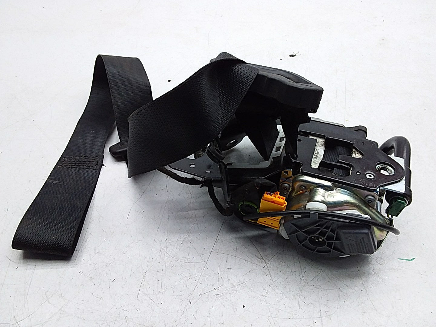 MERCEDES E-CLASS W238 SEAT BELT FRONT LEFT PASSENGER SIDE A2388602800 FMS256 NSF