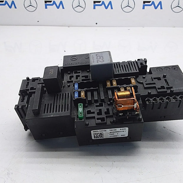 MERCEDES BENZ S-CLASS W222 FUSE BOX  A2229063701 FMF64