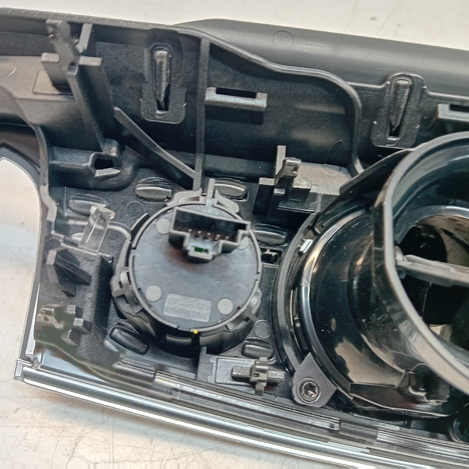 MERCEDES E CLASS W213  DASHBOARD TRIM PANEL + 4 AIR VENT  A2136809304 FM001071