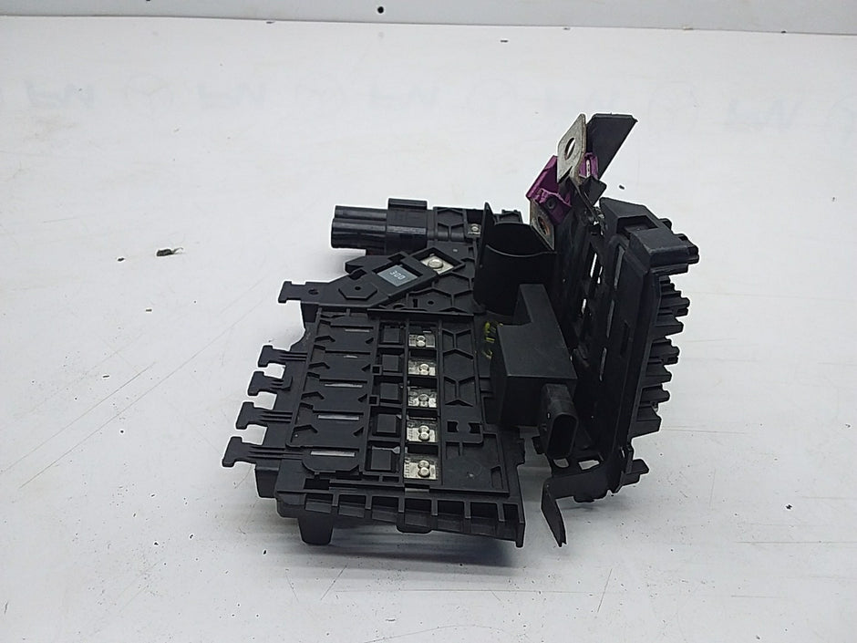 Mercedes E-CLASS W213 Fuse Relay Junction Box A2135400750 FMF10 (DAMAGED)
