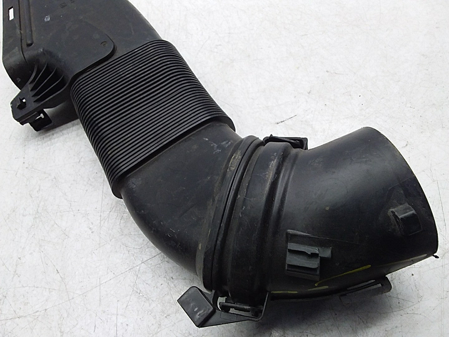 MERCEDES BENZ C-CLASS W205 AIR INTAKE TUBE A6510903242 FMI50 (DAMAGED)