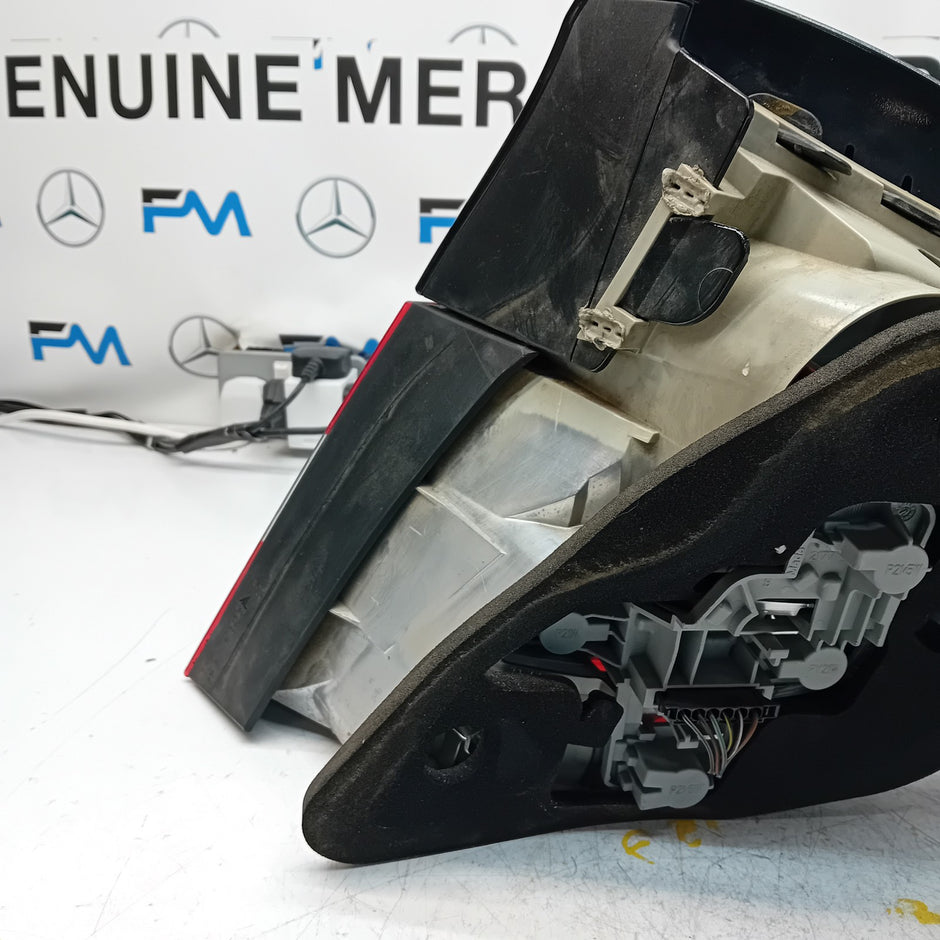 MERCEDES CLC W203 2009 PASSENGER SIDE NS REAR TAIL LIGHT A2038205164 FMT160