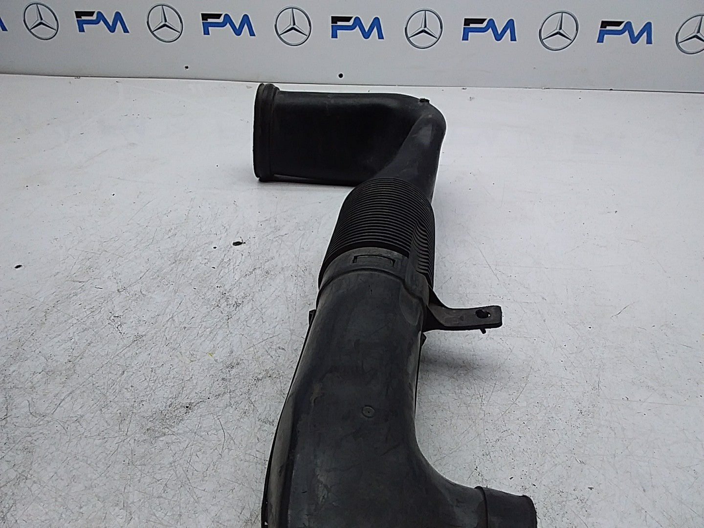 MERCEDES BENZ E-CLASS W212 AIR INTAKE TUBE A6510903437 FMI10