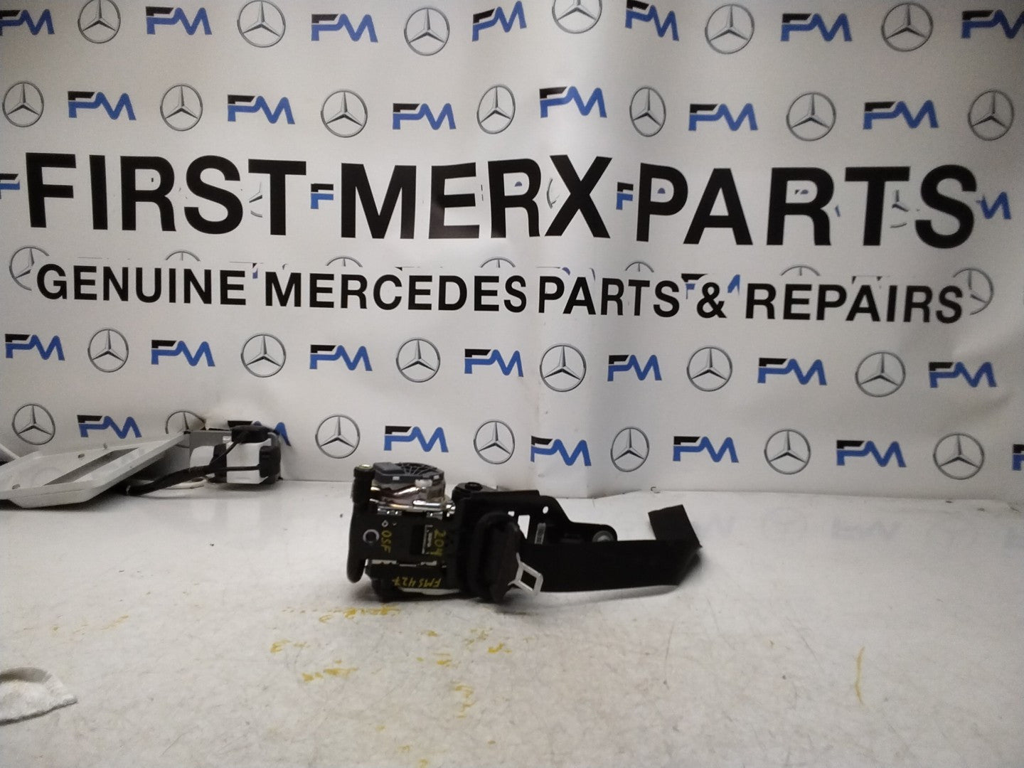 MERCEDES C-CLASS W204 SEAT BELT FRONT RIGHT DRIVER SIDE A2048601685 FMS427 OSF
