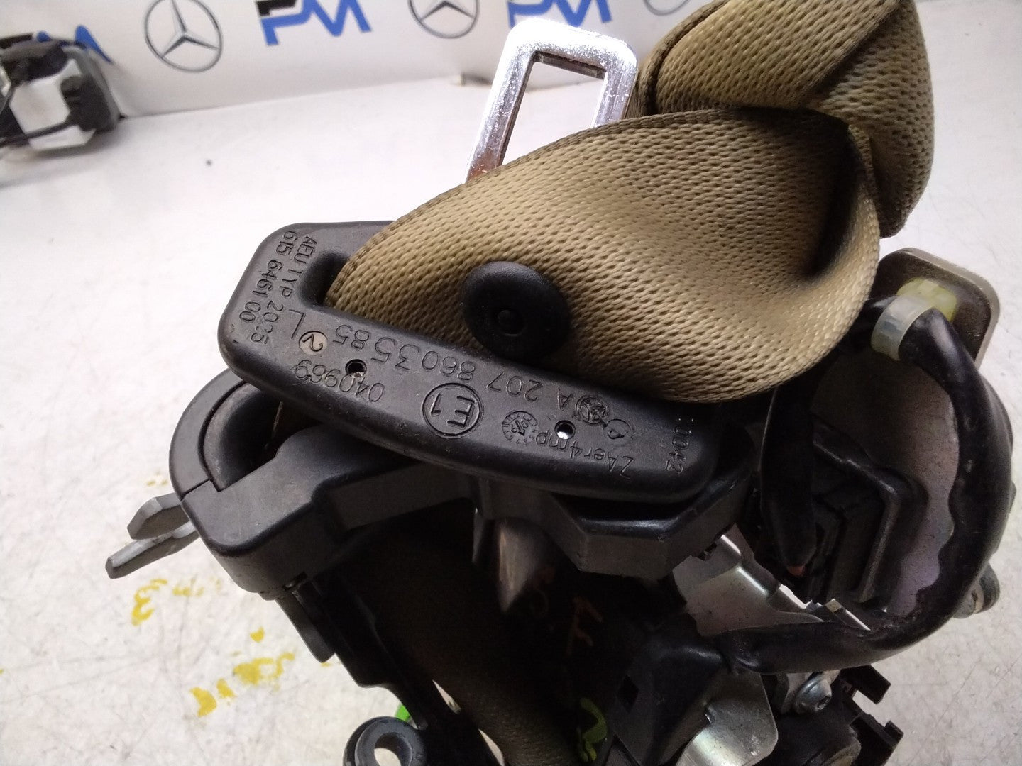 MERCEDES E CLASS C207 PASSENGERS FRONT LEFT SEATBELT A2078603585 FMS448 NSF