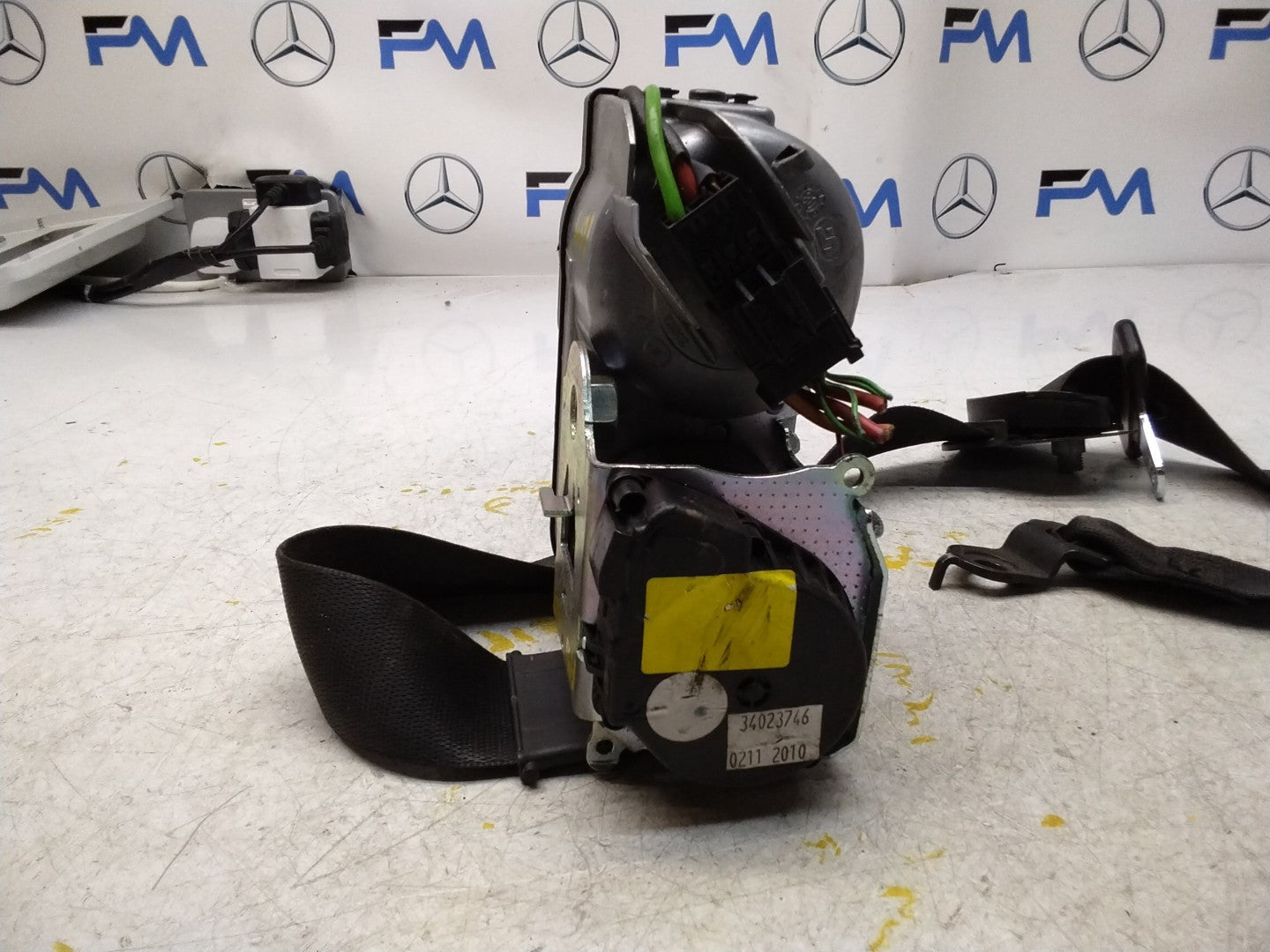 MERCEDES ML W164 W251 FRONT LEFT PASSENGER SIDE SEAT BELT A2518603185 FMS463 NSF