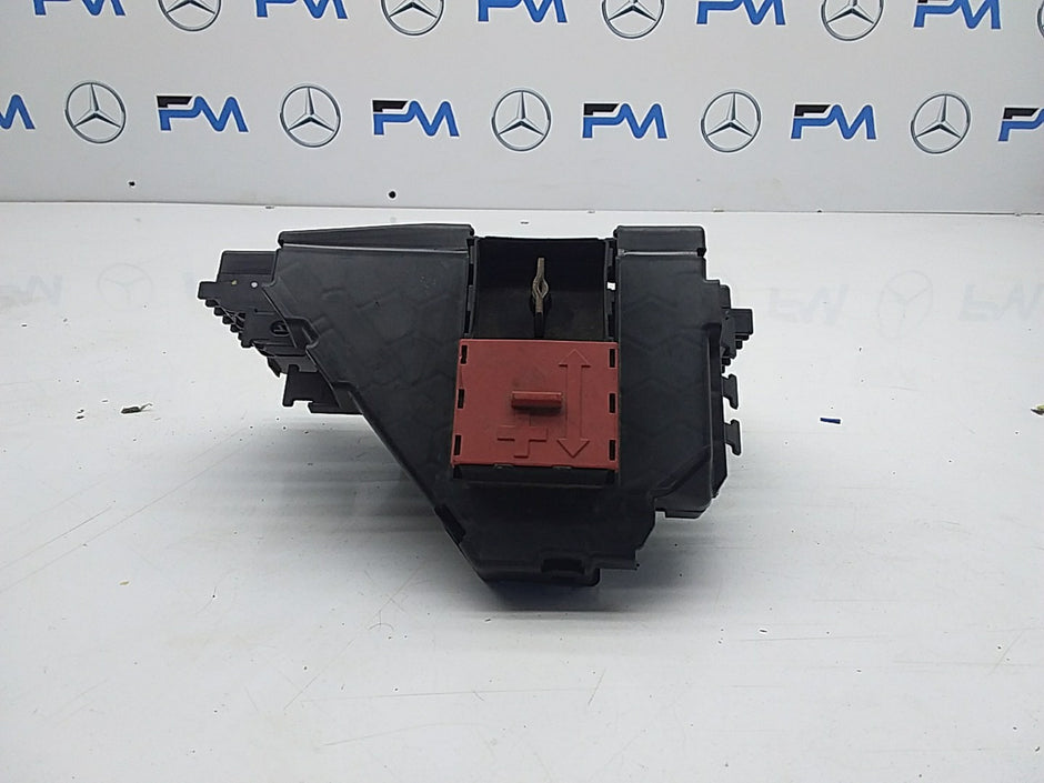 MERCEDES C CLASS C220 W205 MK4 2014 DIESEL BATTERY FUSE BOX A2055402250 FMF01