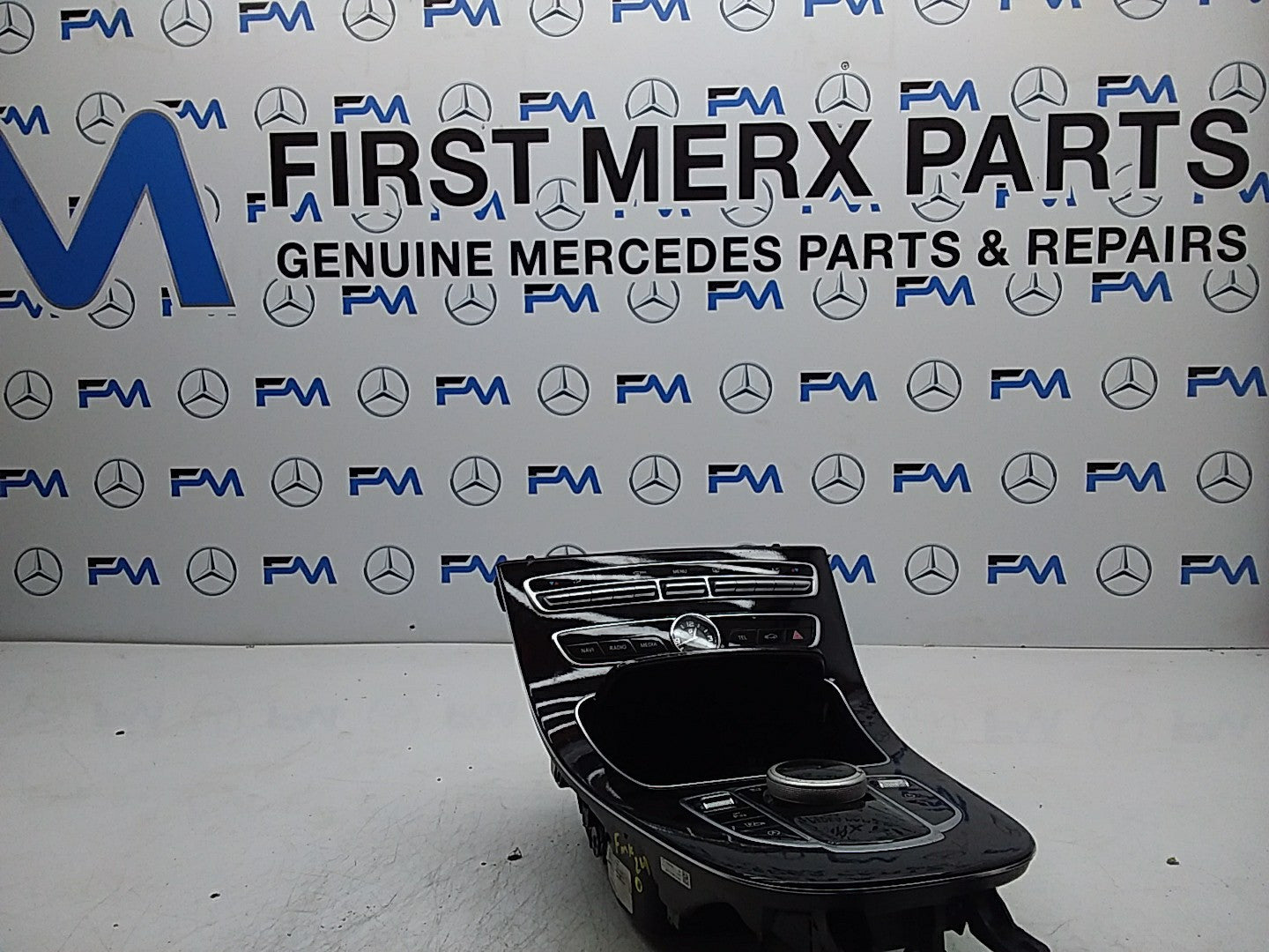 2016-2019 MERCEDES E CLASS W213 CENTRE  CONSOLE  A2138100815 FMK124