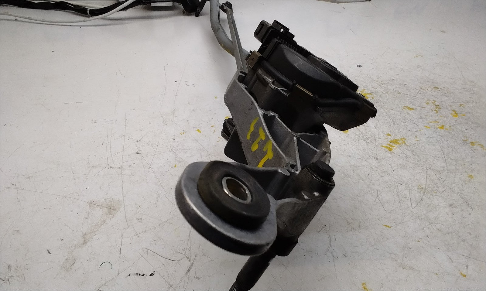 MERCEDES-BENZ E CLASS W213 FRONT WIPER MOTOR WITH LINKAGE A2138207402 FM00751