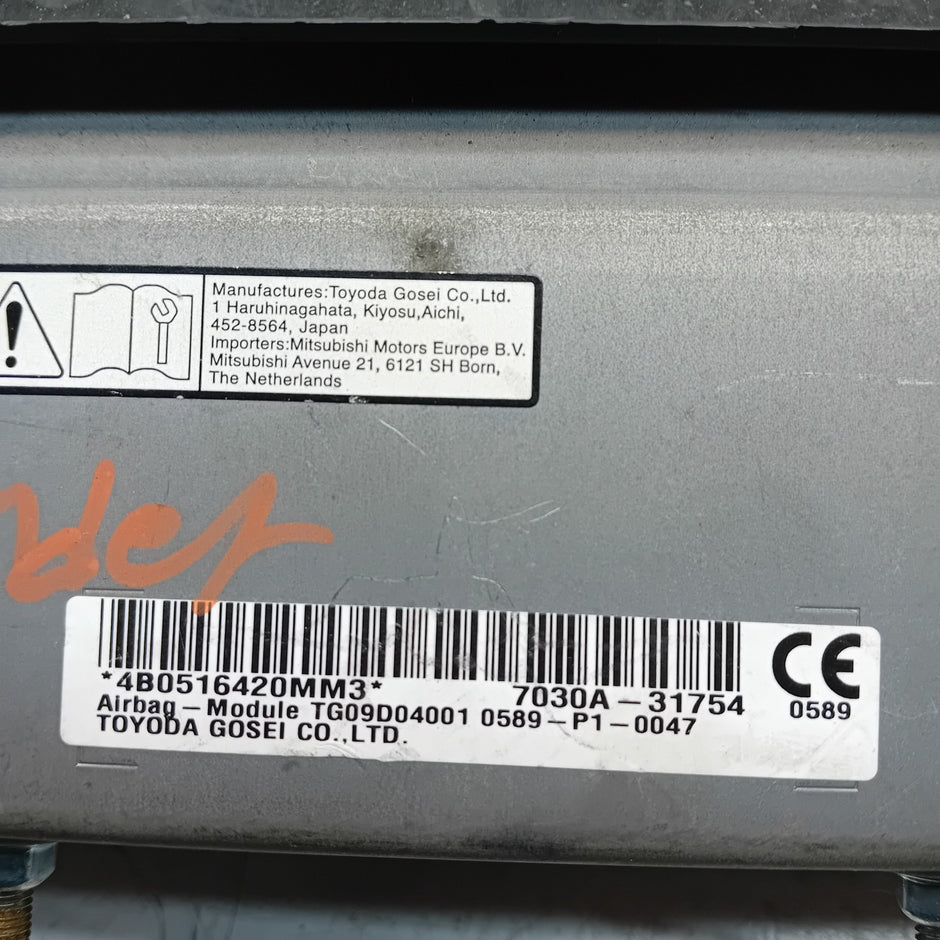 MITSUBISHI OUTLANDER MK3 KNEE AIR SRS BAG RIGHT DRIVER SIDE 7030A-31754 FM00985
