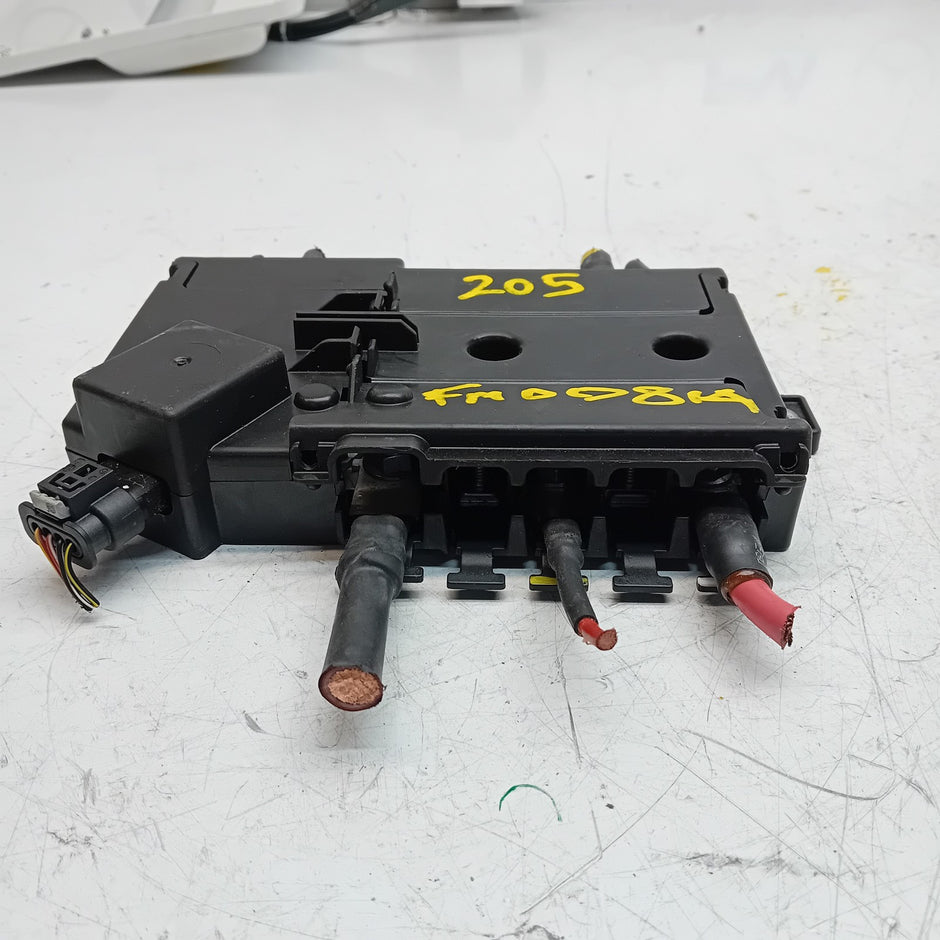 Mercedes C-Class W205 Front Inboard Fuxebox Module Unit A2055402850 FM00814