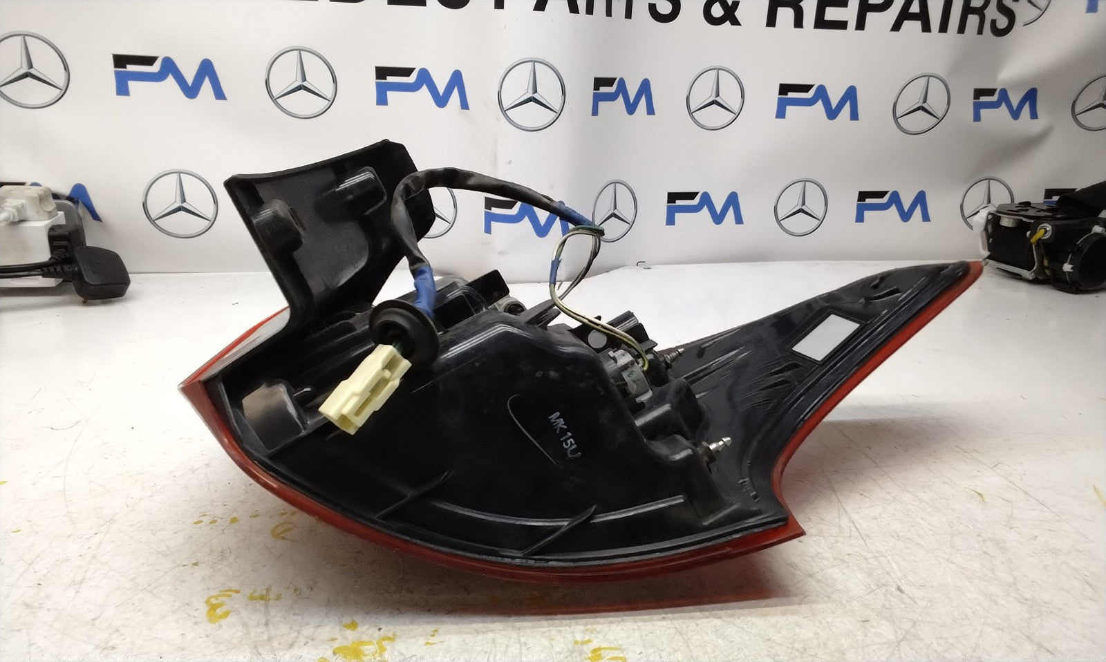 MITSUBISHI OUTLANDER PASSENGER SIDE NS REAR TAIL LIGHT FMT208 HALF LED