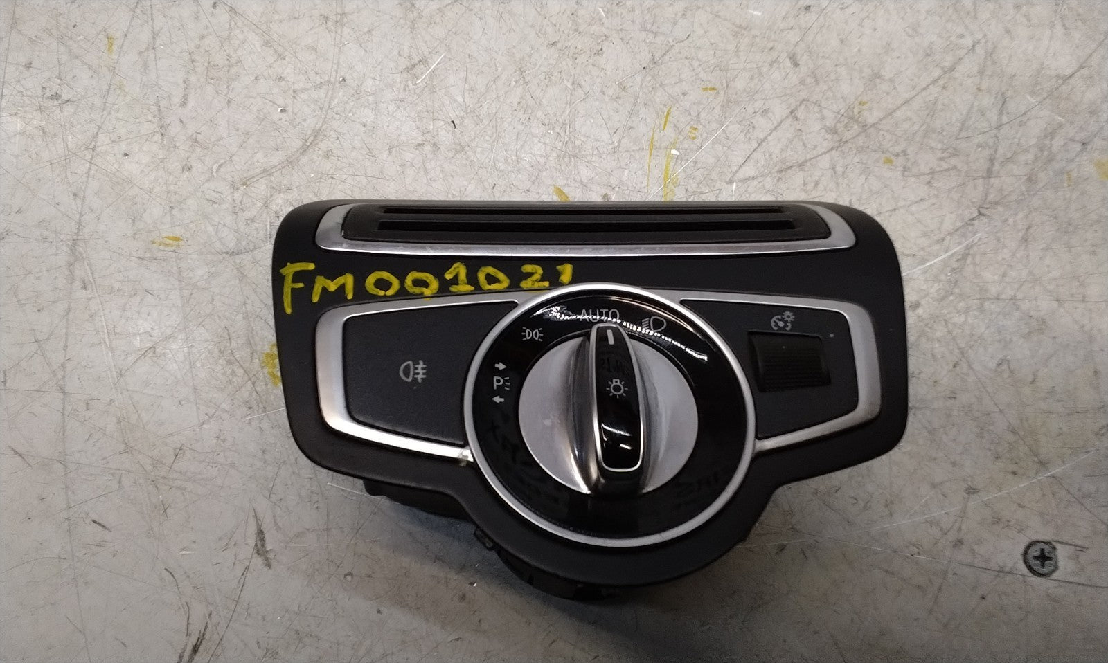 MERCEDES C-CLASS W205 HEADLIGHT CONTROL SWITCH 2014-2020 A2059057007 FM001021