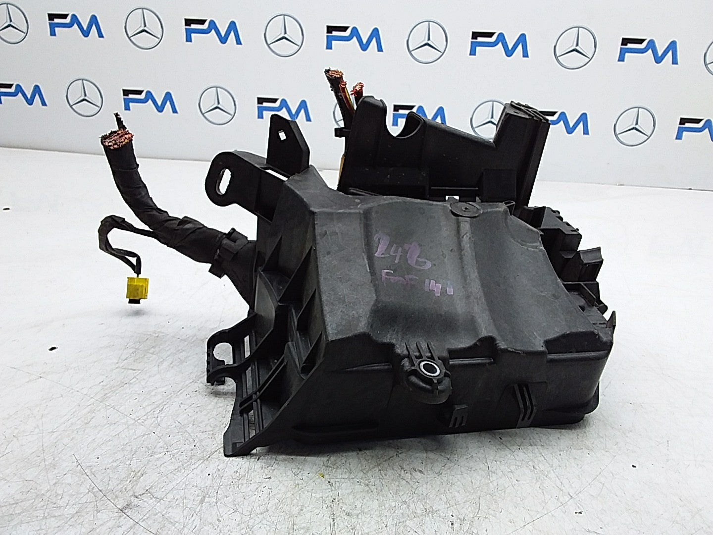 Mercedes B-CLASS  W246 Fuse Relay Junction Box  FMF147 A2469980601