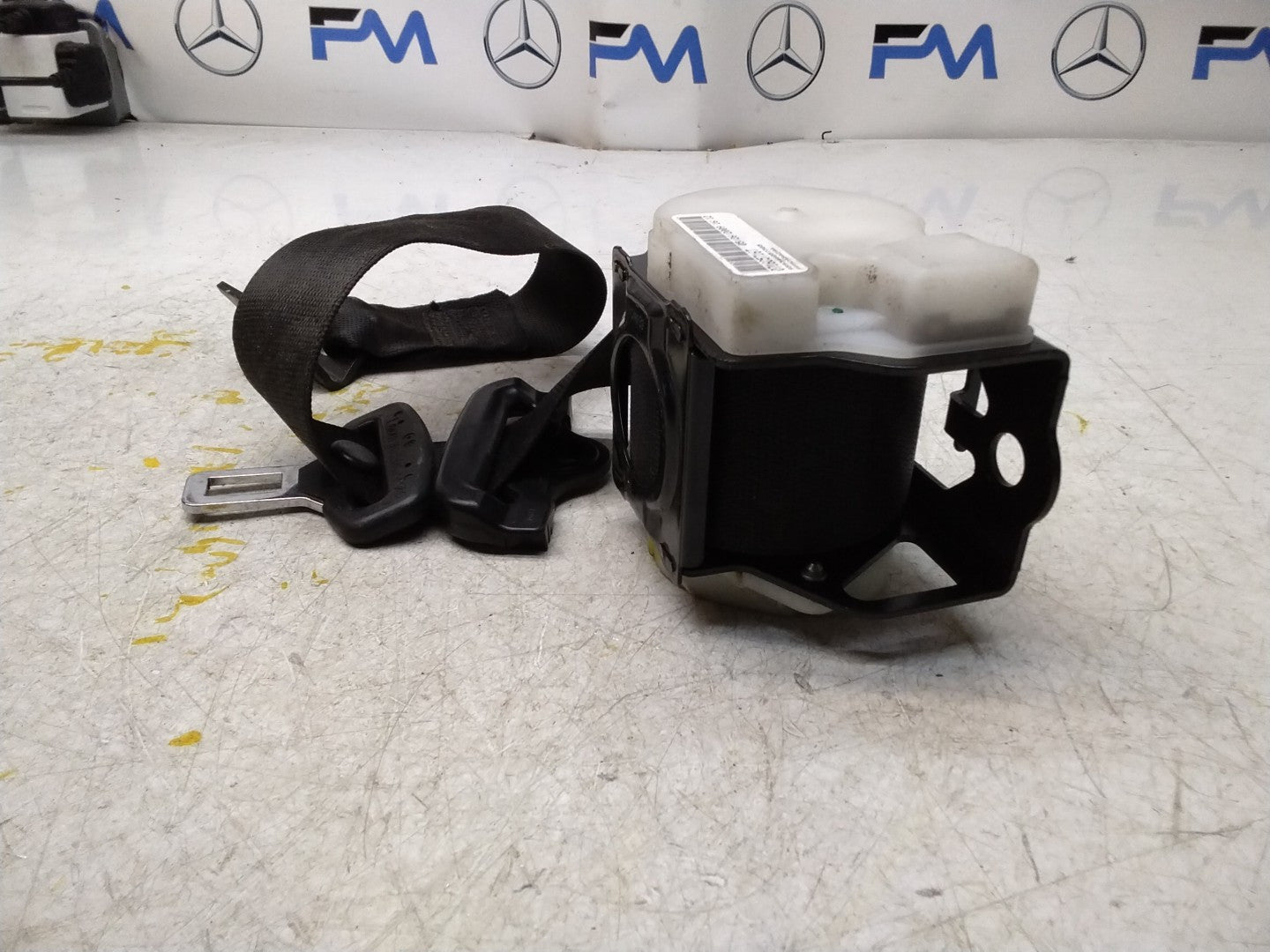 MERCEDES C CLASS CL203 SEAT BELT REAR RIGHT DRIVER SIDE A2038608985 FMS357 OSR