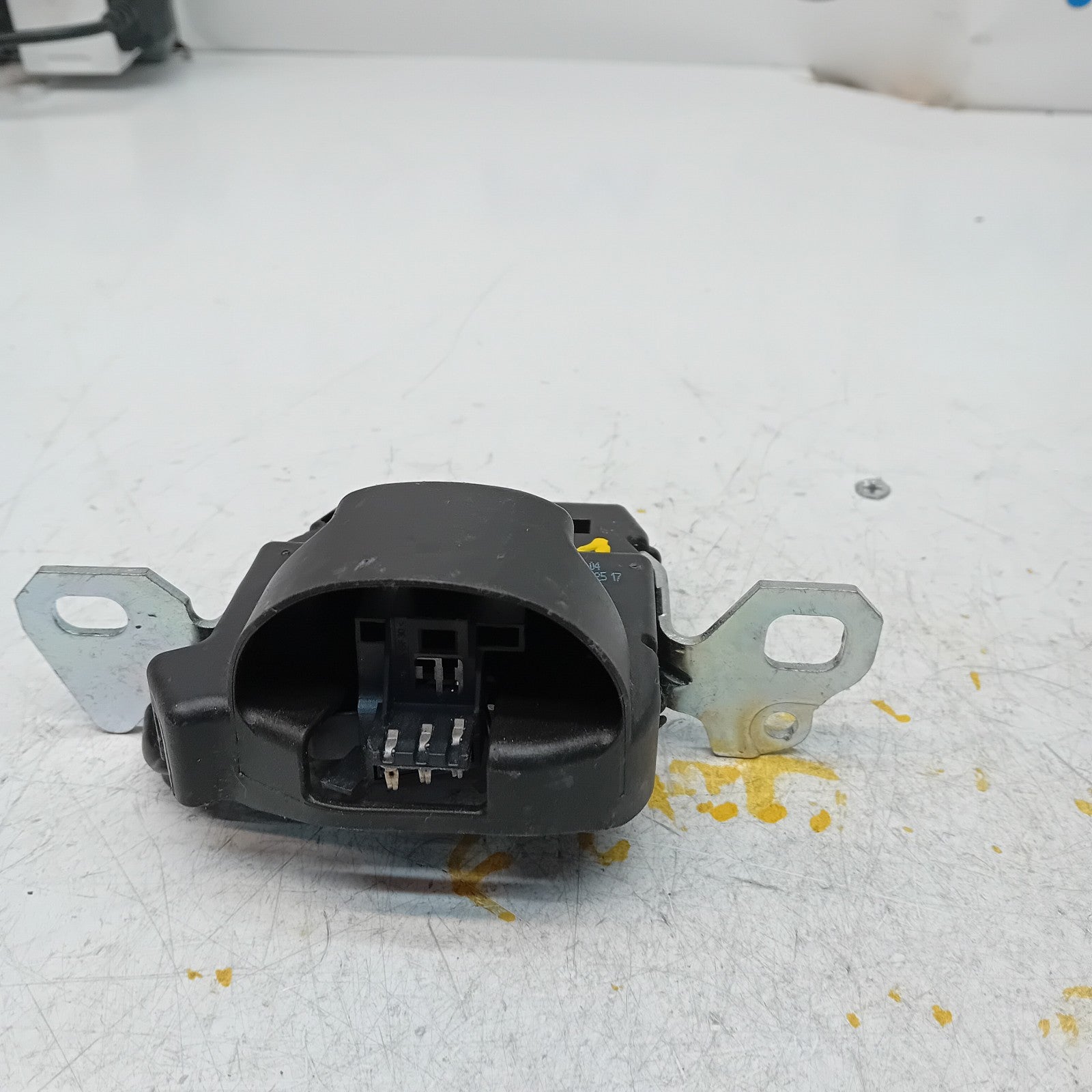 GENUINE MERCEDES BENZ C-CLASS W205 TRUNK LID LOCK LATCH FM00874