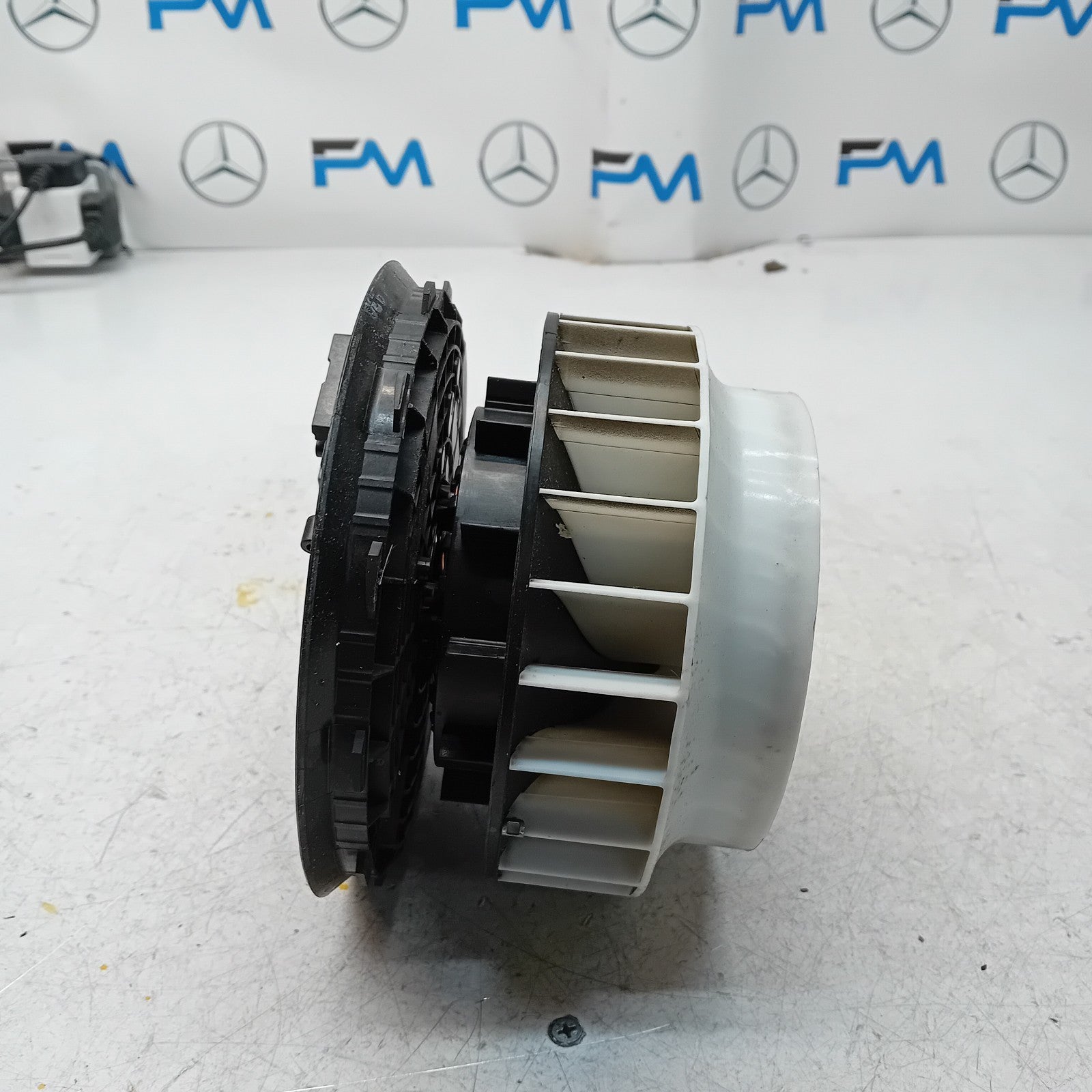MERCEDES BENZ W205 C-CLASS INTERIOR BLOWER HEATER FAN 0130309002 FM00970