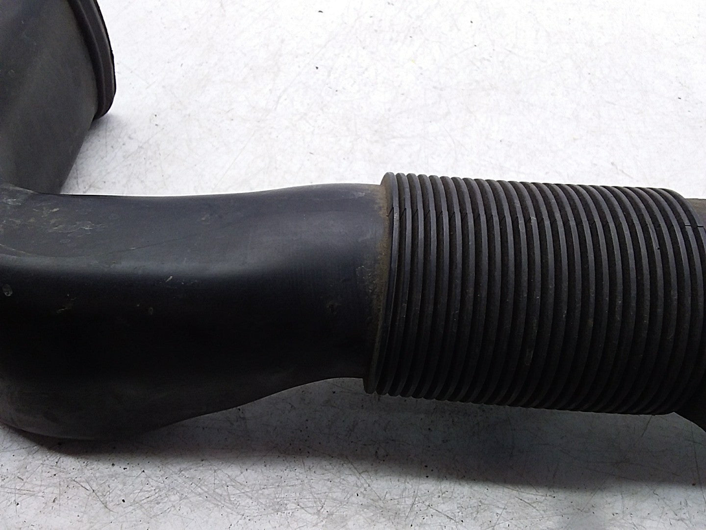 MERCEDES-BENZ E-CLASS A212 AIR INTAKE TUBE A6510903437 FMI02