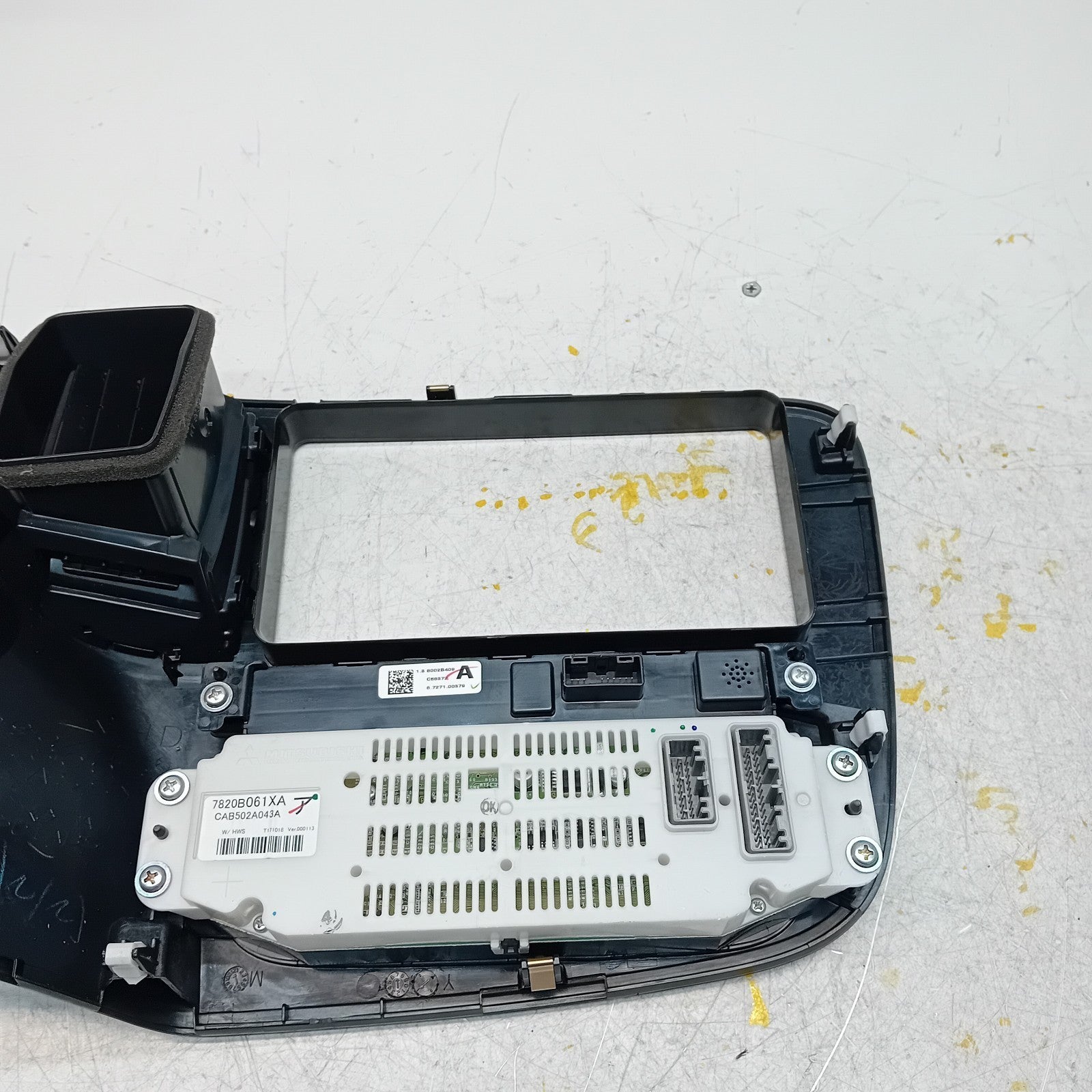 MITSUBISHI OUTLANDER PHEV HEATER  CONTROL PANEL CAB502A043A C68372 FM001070