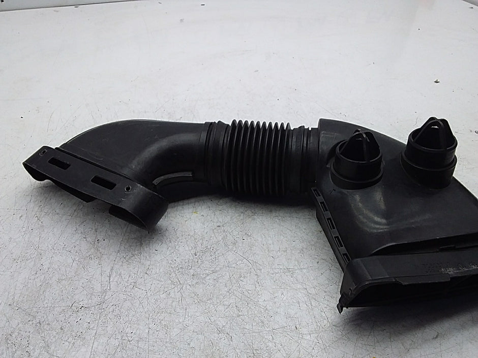 MERCEDES-BENZ E-CLASS A213 AIR INTAKE TUBE A6540940097 FMI05