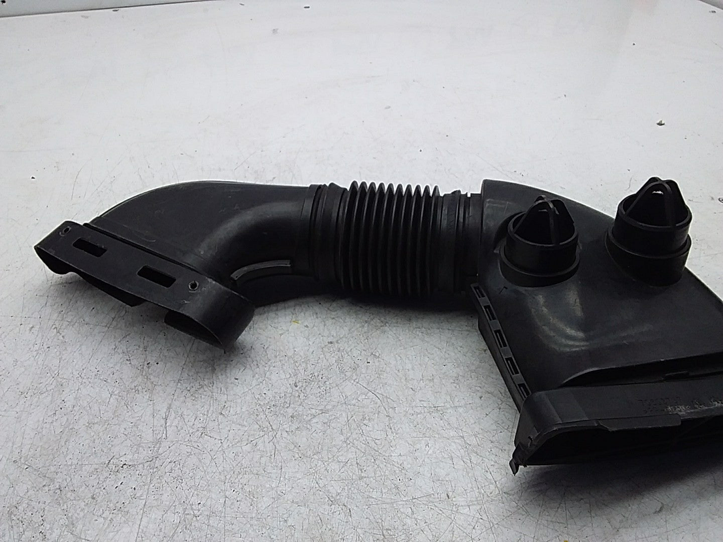 MERCEDES-BENZ E-CLASS A213 AIR INTAKE TUBE A6540940097 FMI05