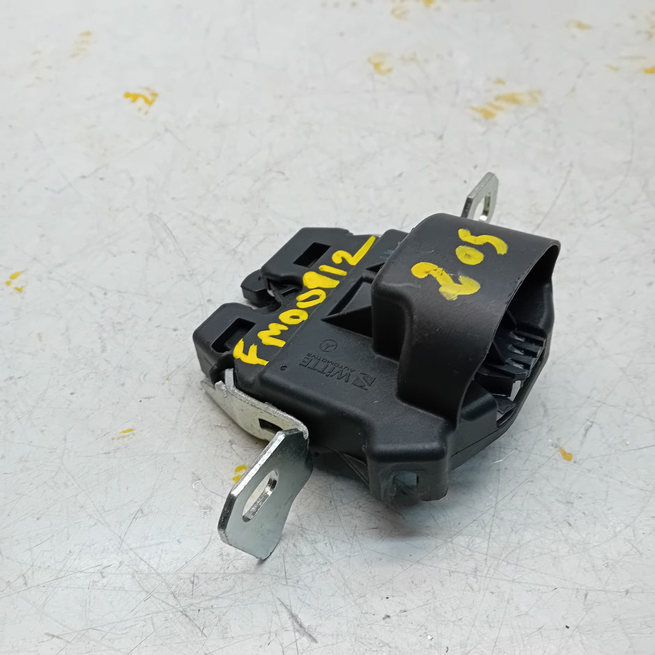 GENUINE MERCEDES BENZ C-CLASS W205 TRUNK LID LOCK LATCH FM00912
