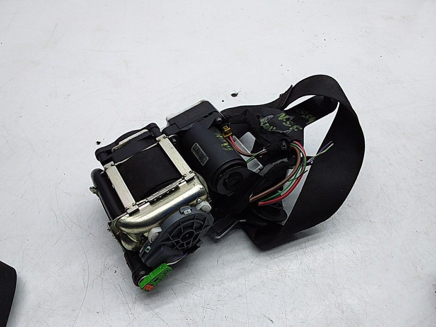 MERCEDES C-CLASS W204 SEAT BELT FRONT LEFT PASSENGER SIDE A2048601585 FMS230 NSF