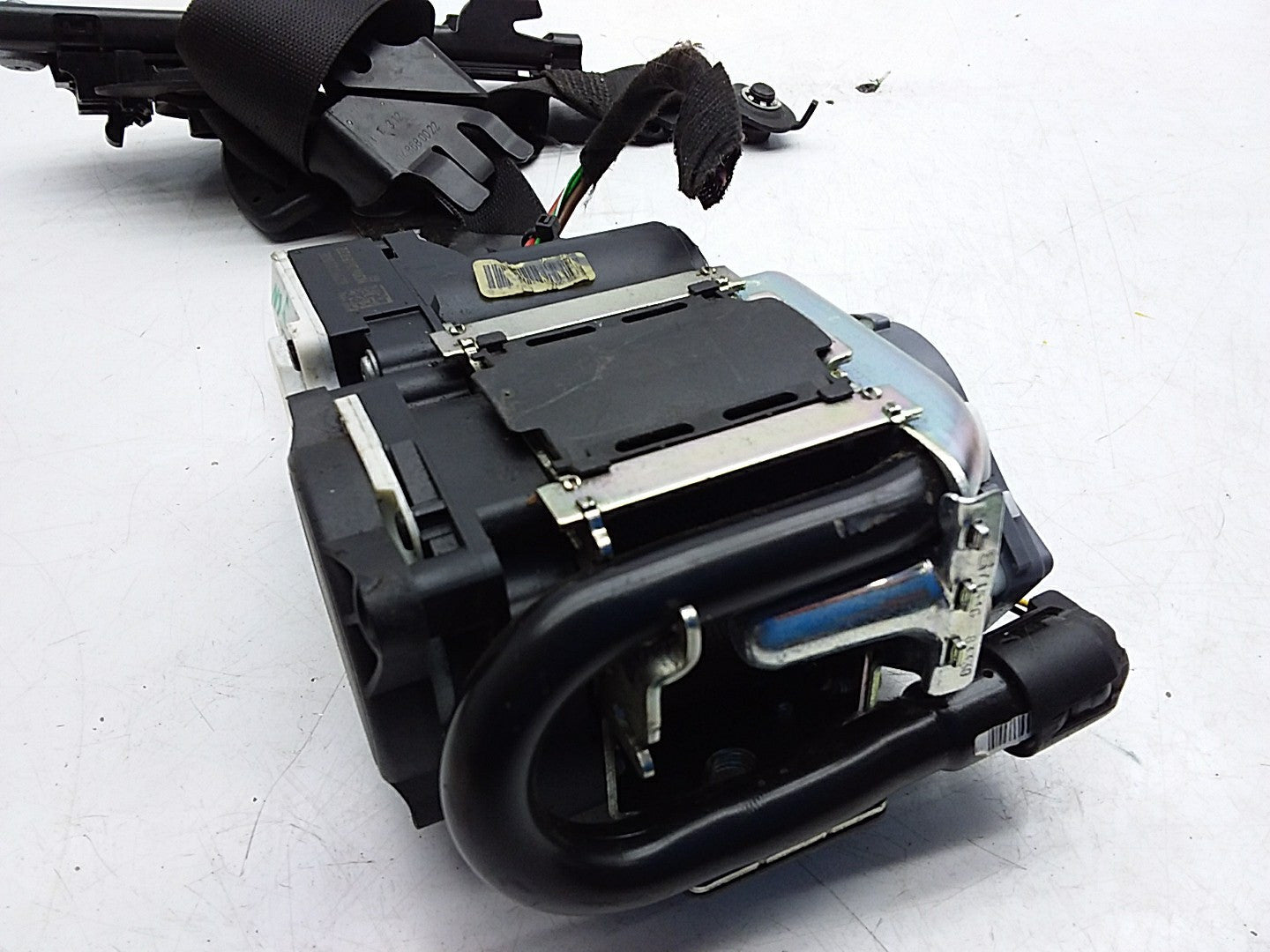 MERCEDES C-CLASS W204 SEAT BELT FRONT LEFT PASSENGER SIDE A2048680022 FMS215 NSF